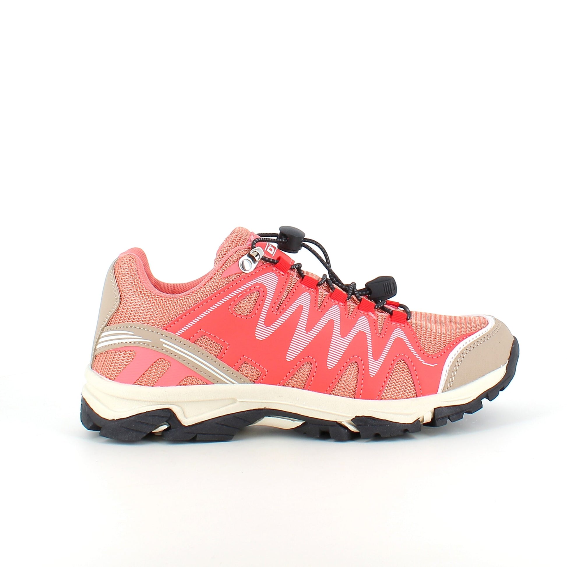 Fleksible laksefarvede sneakers med elastiksnørebånd.