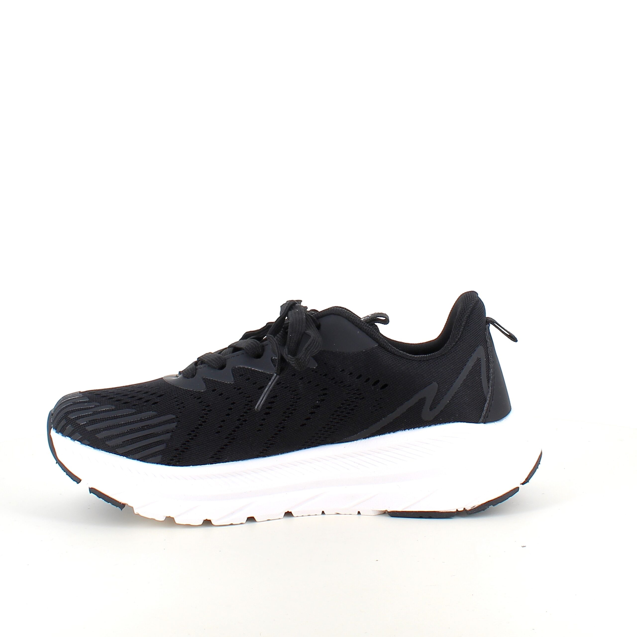 Endurance sort sneaker med hvid bund – åndbar komfort & stødabsorbering