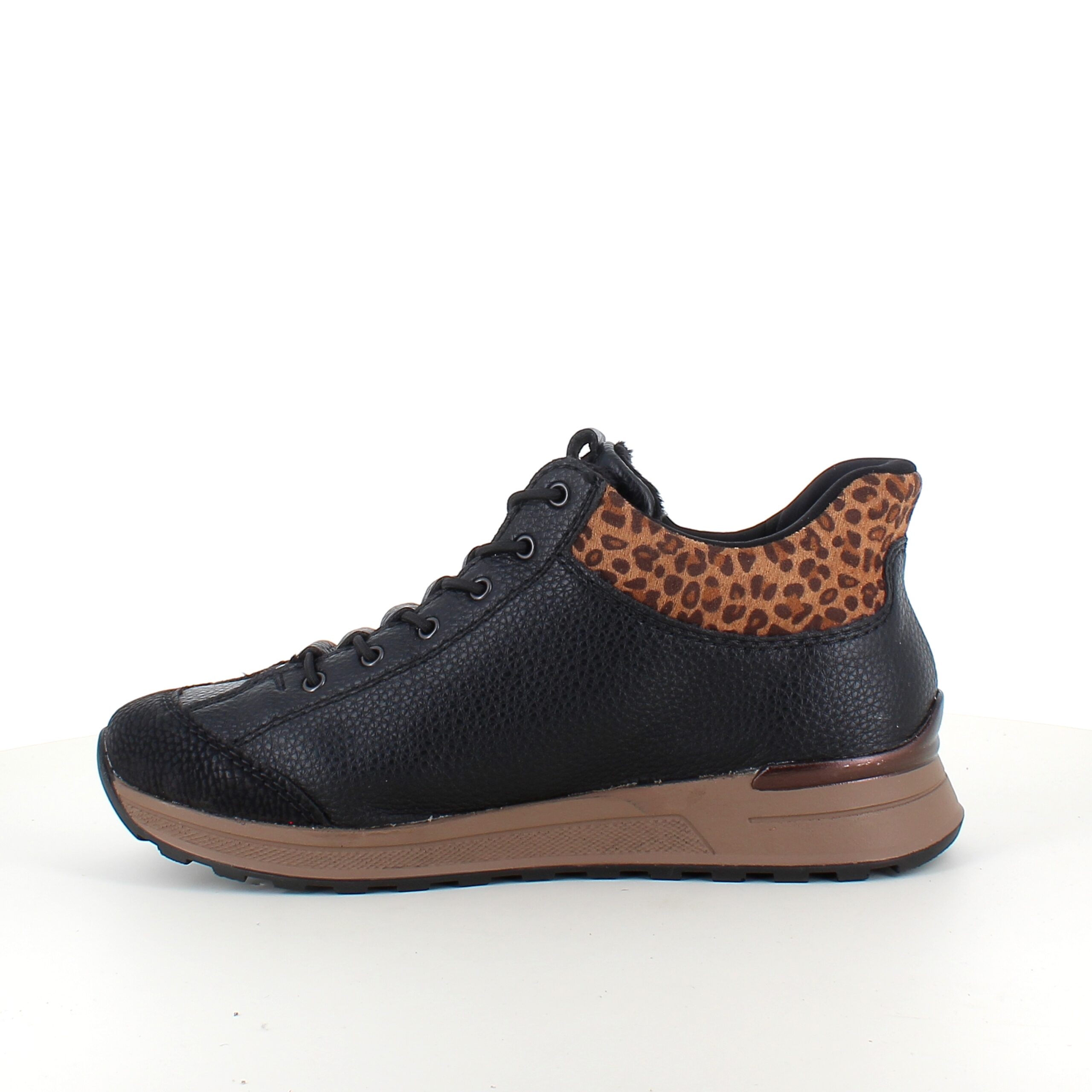 Rieker Step-in støvle med flotte detaljer