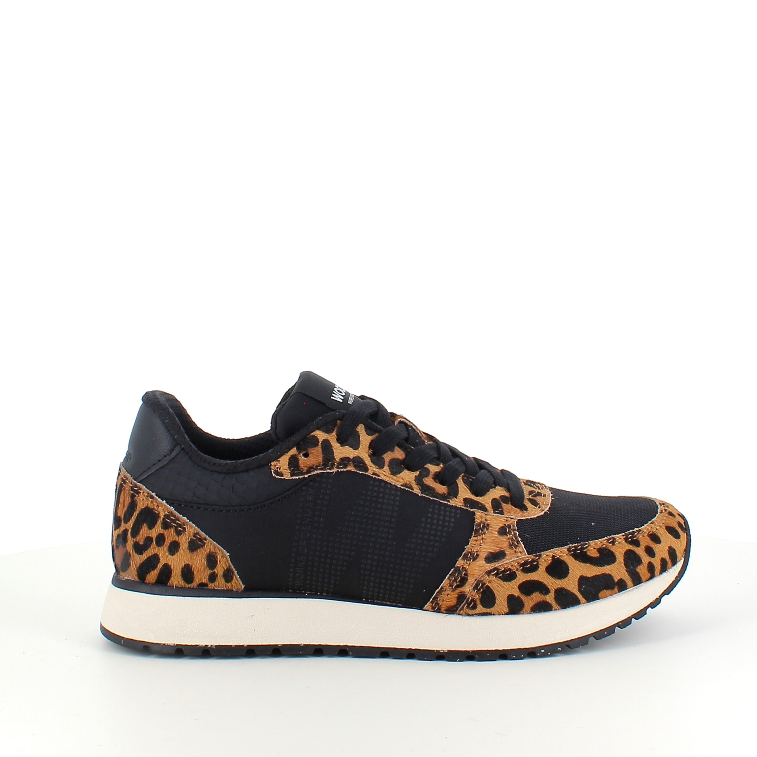 Smarte Woden sneakers i sort mix med leopardmønster.
