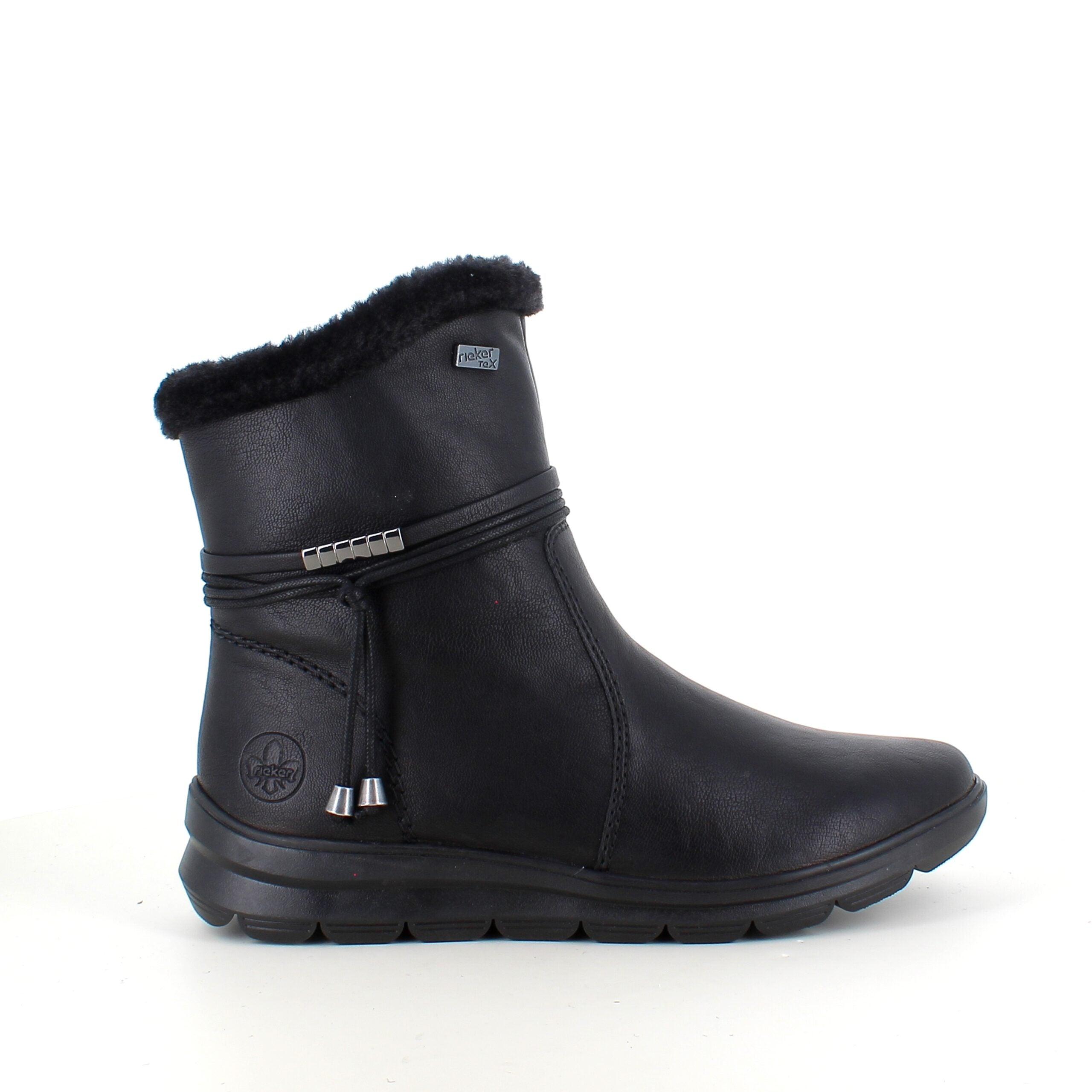 Sort Rieker støvle med elegante detaljer