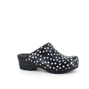 Sanita træsko med sort og hvidt prikmønster