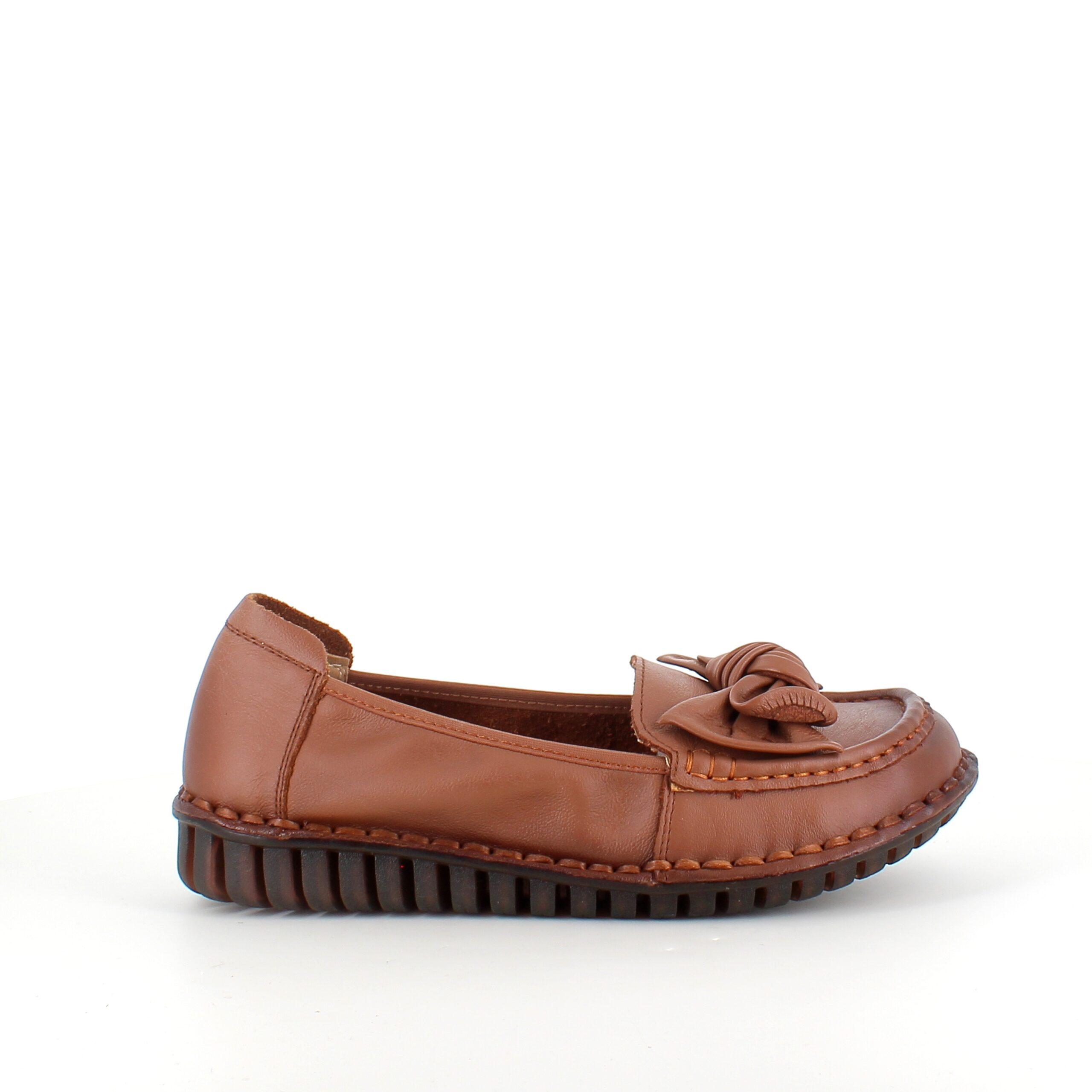 Elegant ballerina i brunt skind