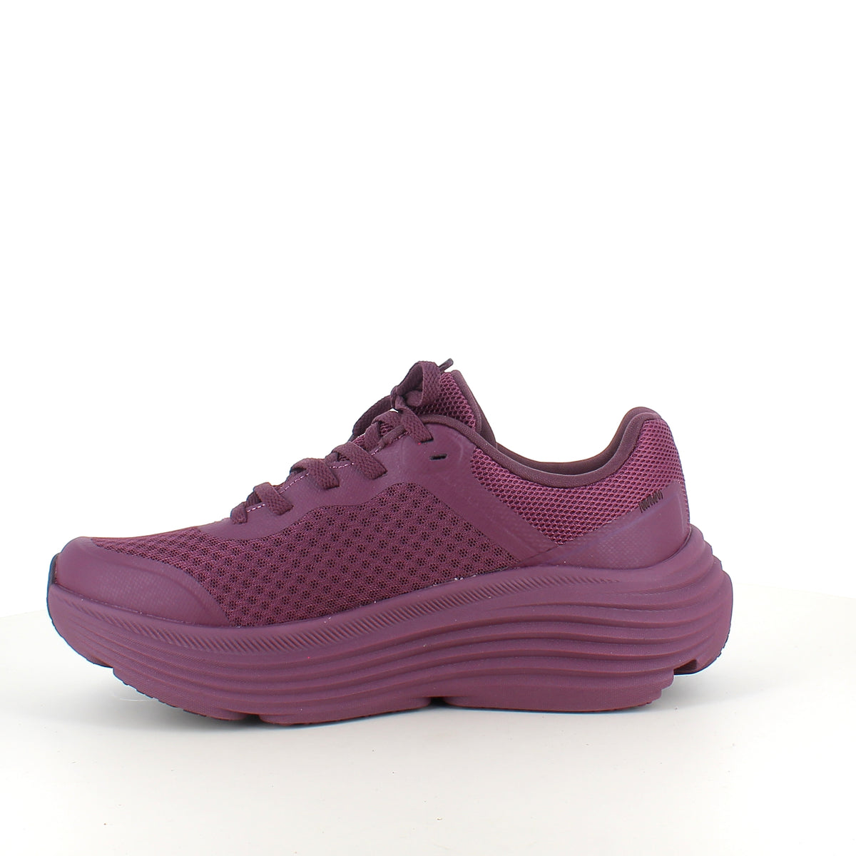 Skechers Max Cushioning Endeavour – stødabsorberende komfort til lange dage