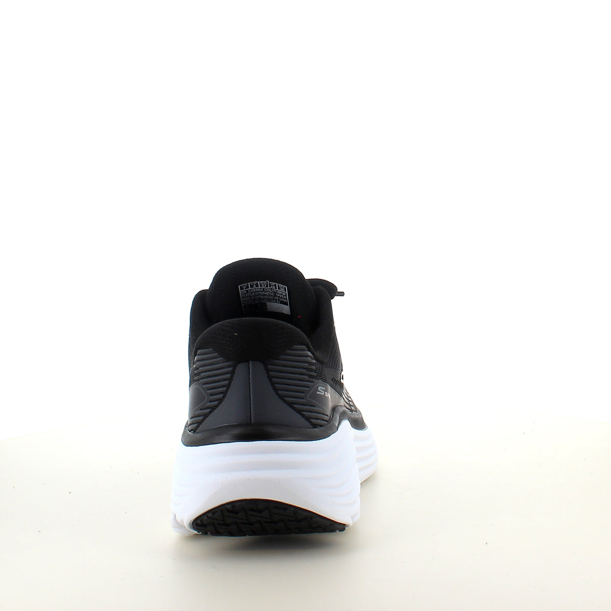 Skechers Max Cushioning Sort slip on sneaker med maksimal stødabsorbering