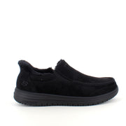 Skechers slip-on hjemmesko i sort – varm og rummelig pasform