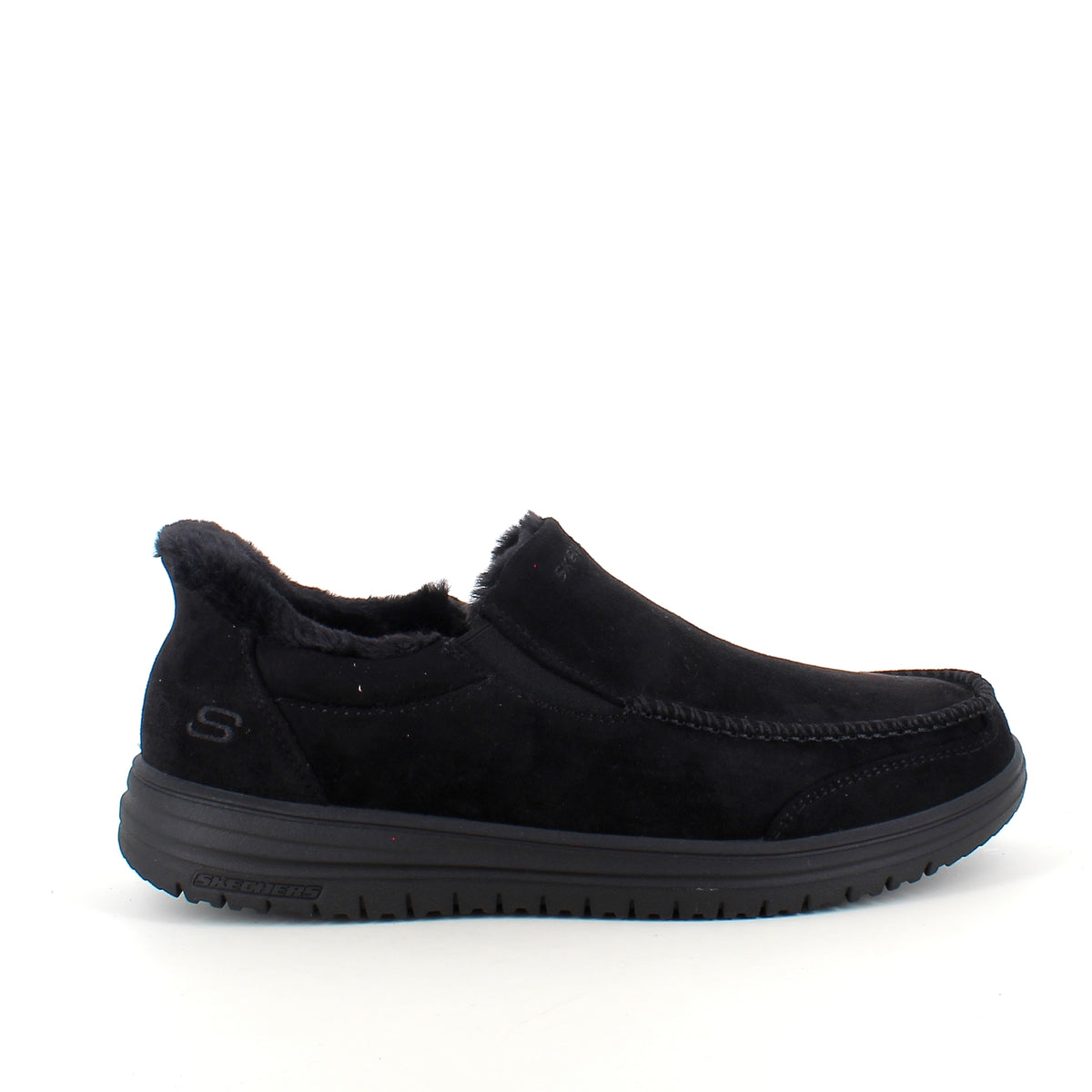 Skechers slip-on hjemmesko i sort – varm og rummelig pasform