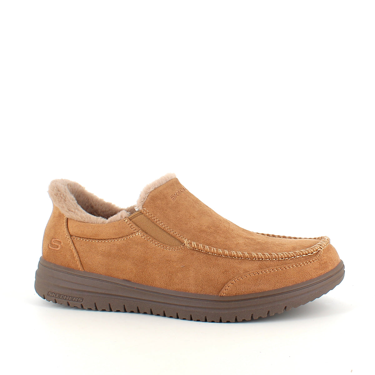 Skechers slip-on hjemmesko i brun – varm og rummelig pasform