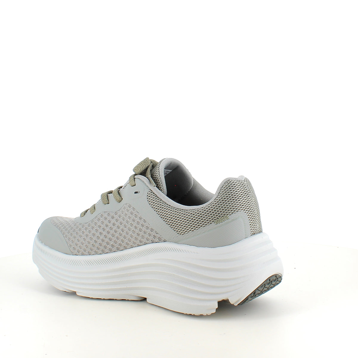 Skechers Max Cushioning Endeavour – stødabsorberende komfort til lange dage