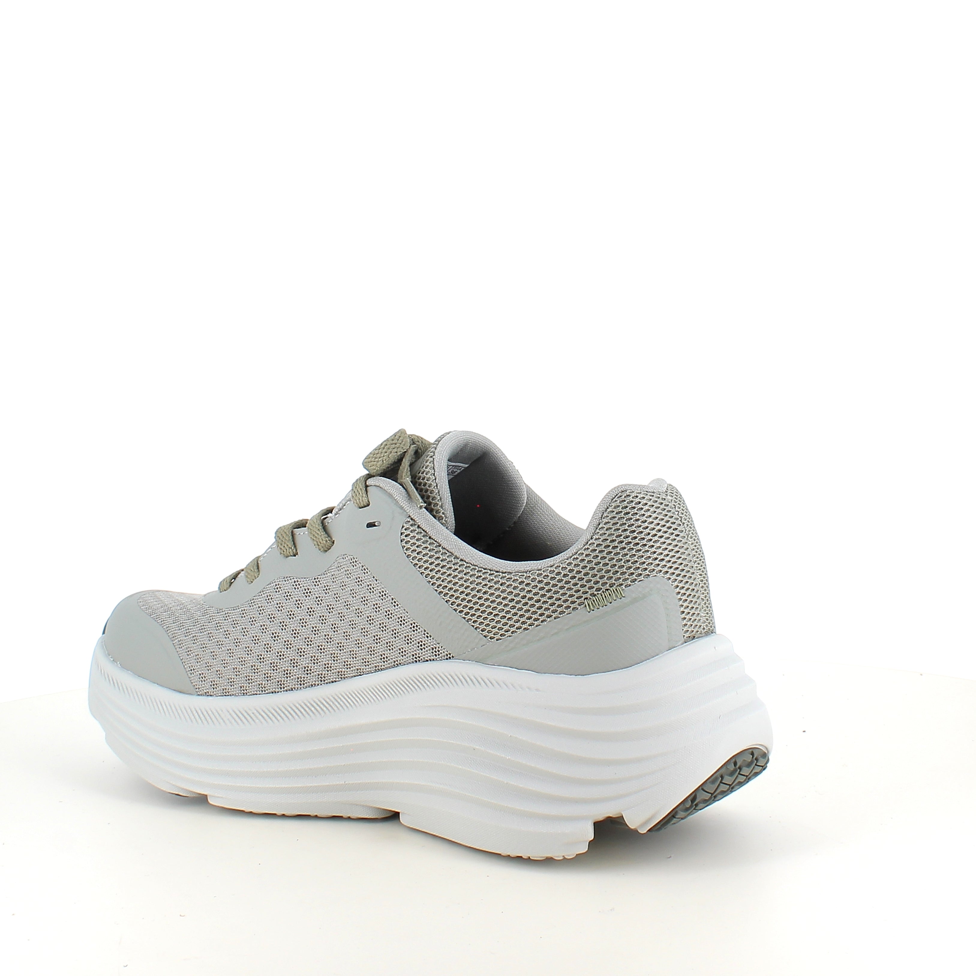 Skechers Max Cushioning Endeavour – stødabsorberende komfort til lange dage