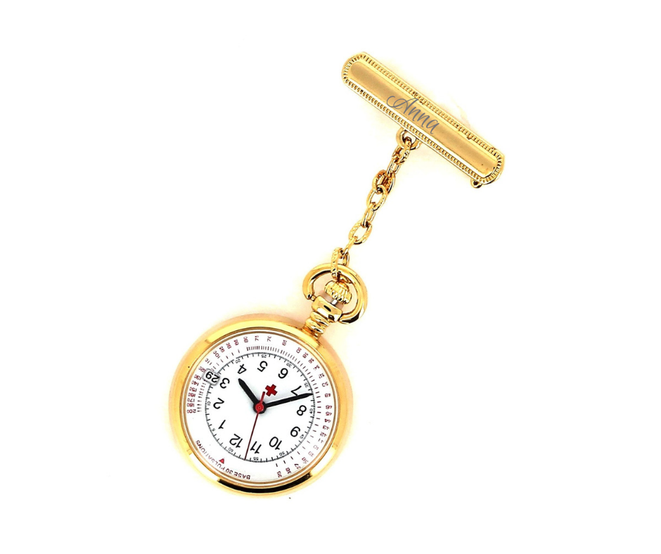 Sygeplejeur med dato i guld og med gravering