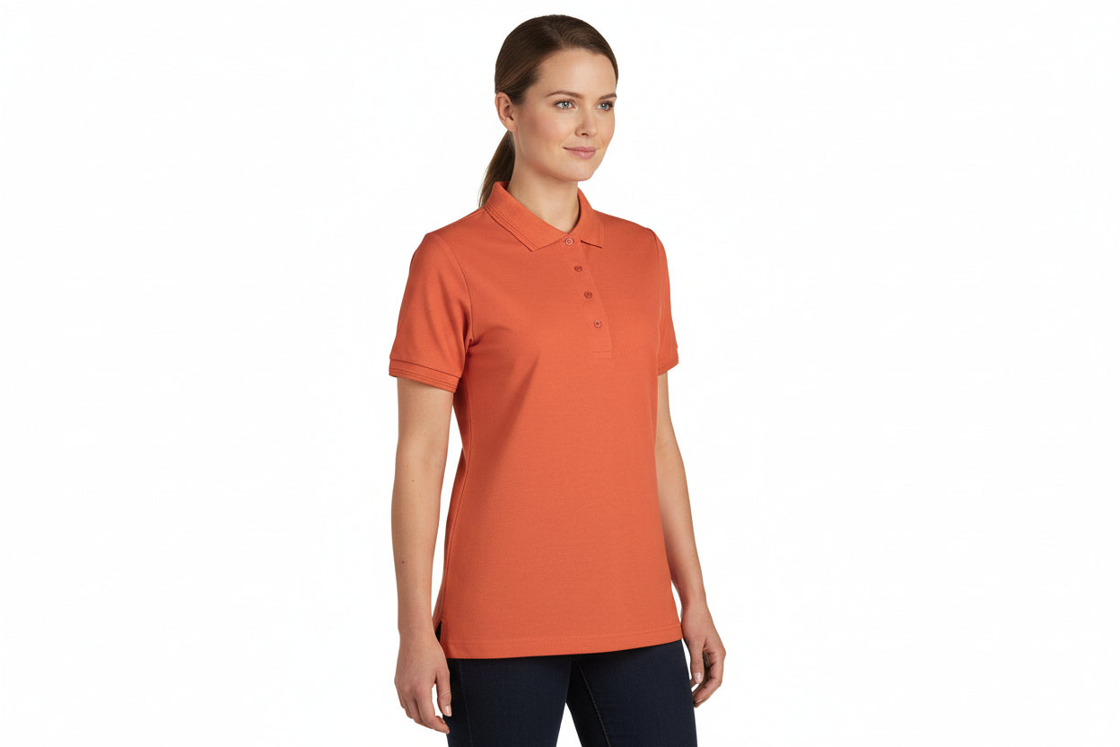 Koral farvet dame polo t-shirt i slidstærkt materiale