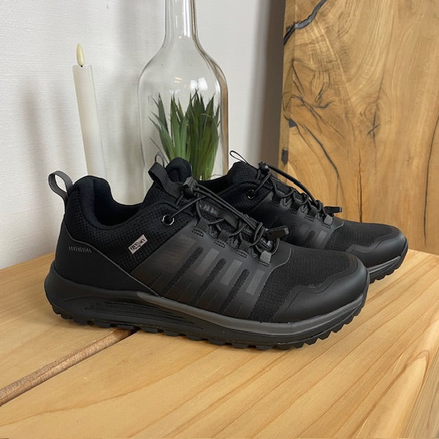 Vandtæt herre outdoorsko med svangstøtte og bred pasform fra Green Comfort