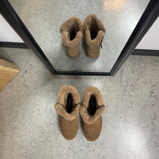 Skechers vinterstøvle – varm Slip-ins støvle i brun ruskind med bred pasform