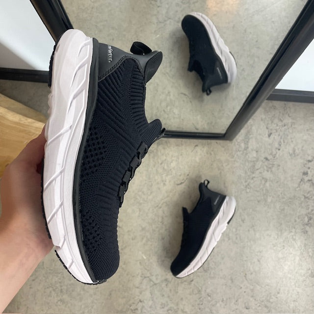 Endurance StepGo sneaker i sort