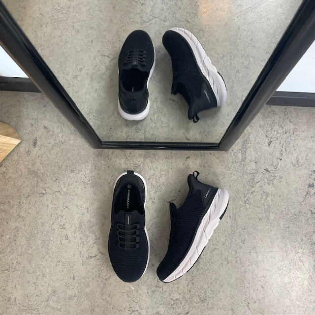 Endurance StepGo sneaker i sort