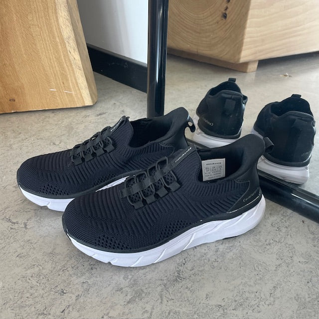 Endurance StepGo sneaker i sort