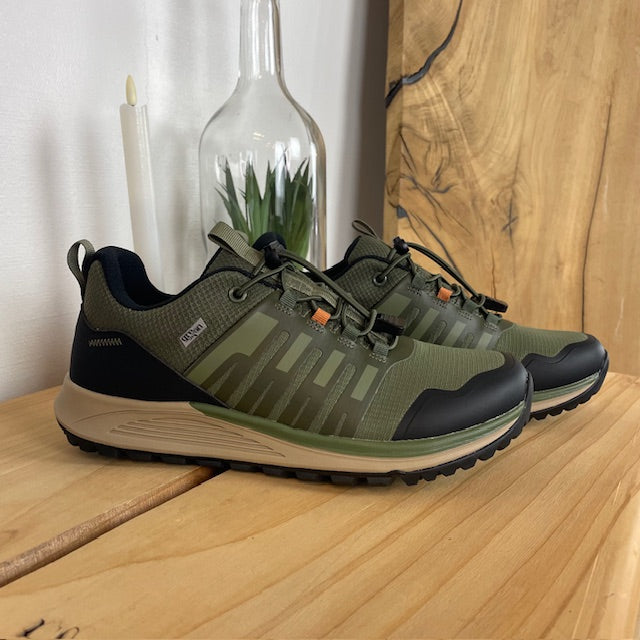 Vandtæt herre outdoorsko i grøn med svangstøtte og bred pasform fra Green Comfort