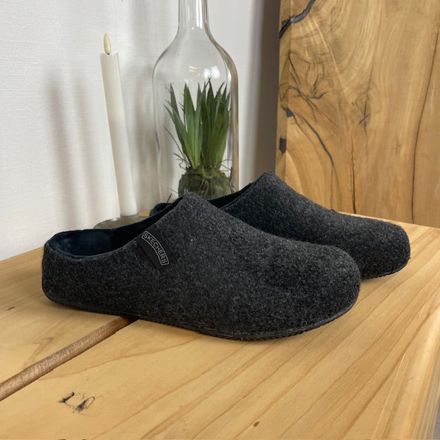 Skechers hjemmesko – bred pasform med Memory Foam og åben hæl