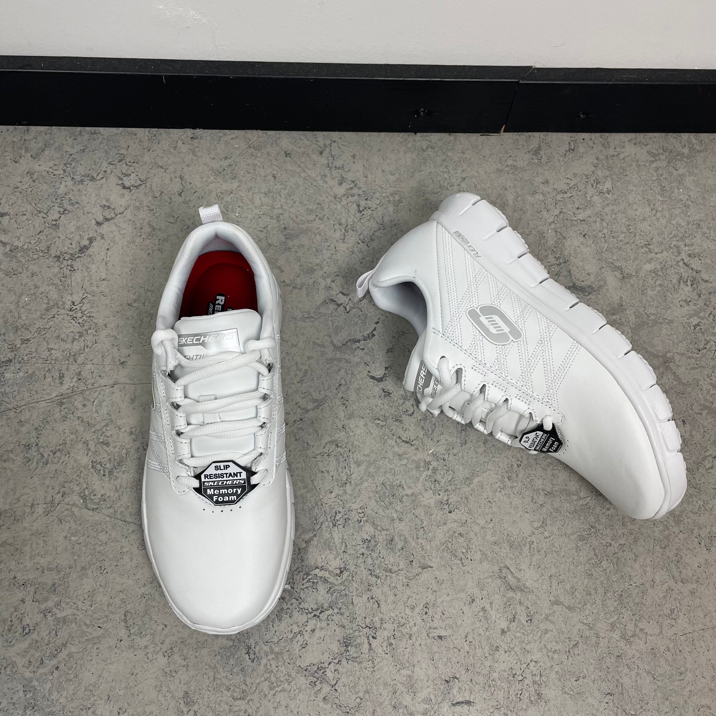 Hvid Skechers work med memory foam
