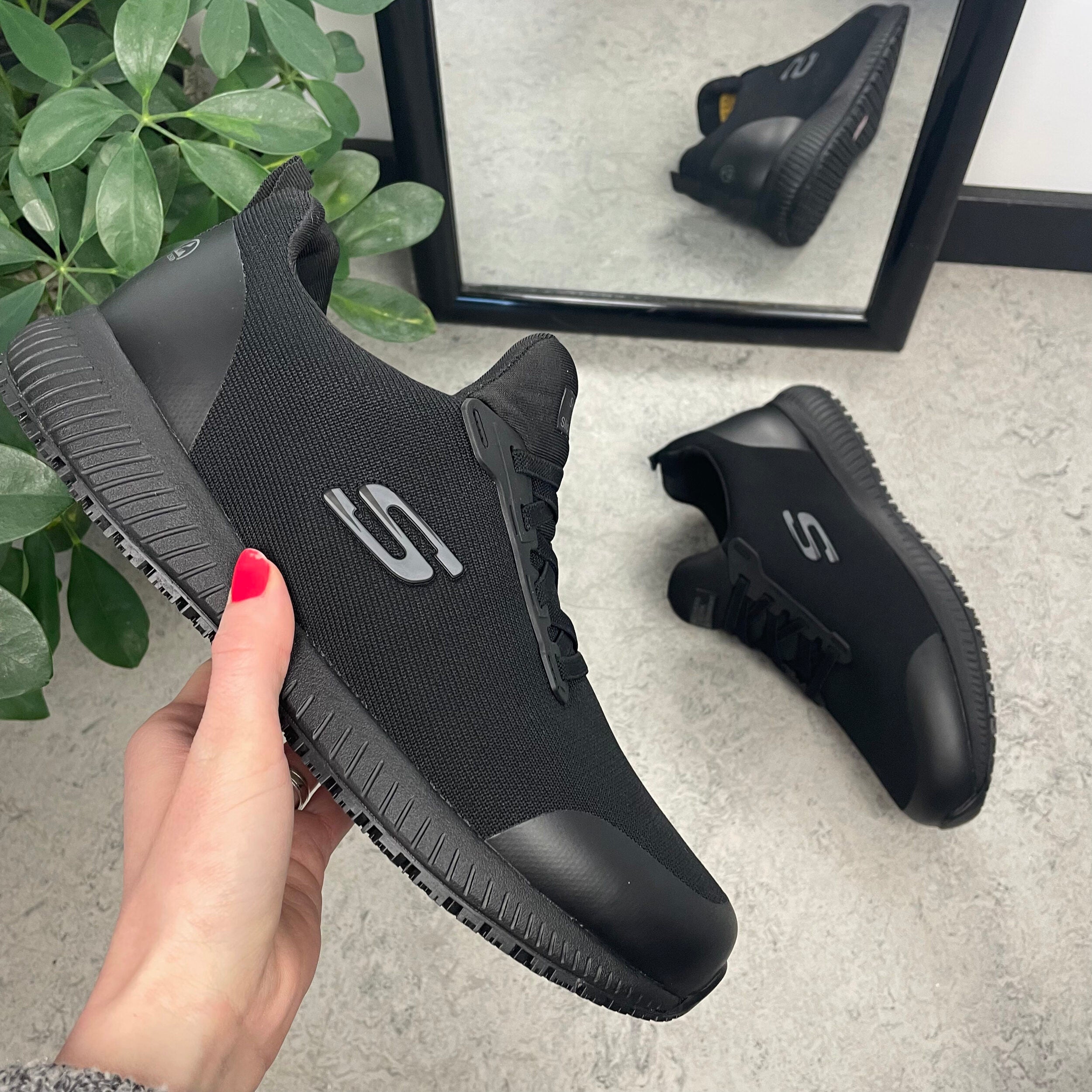 Sort Skechers work sko med ESD