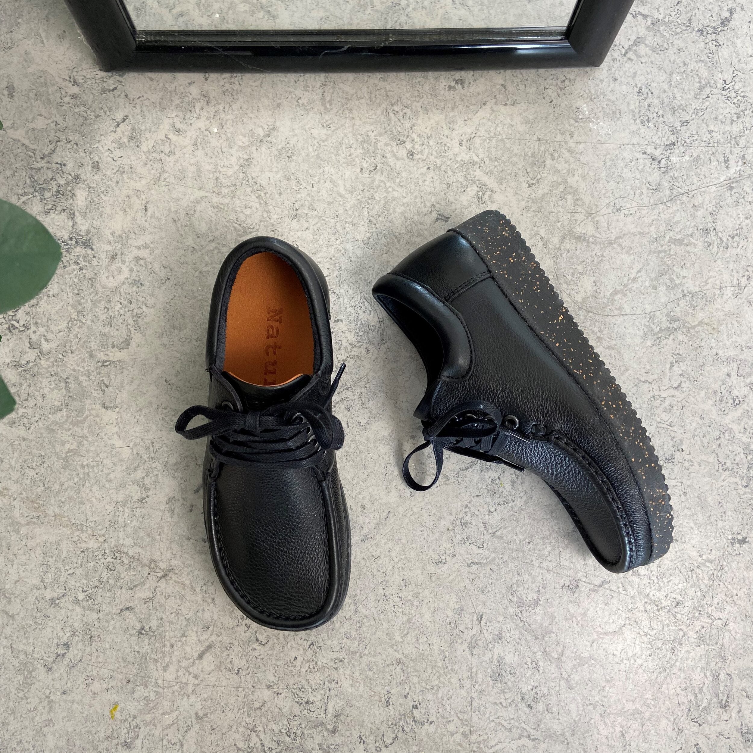 Nature sko i sort skind