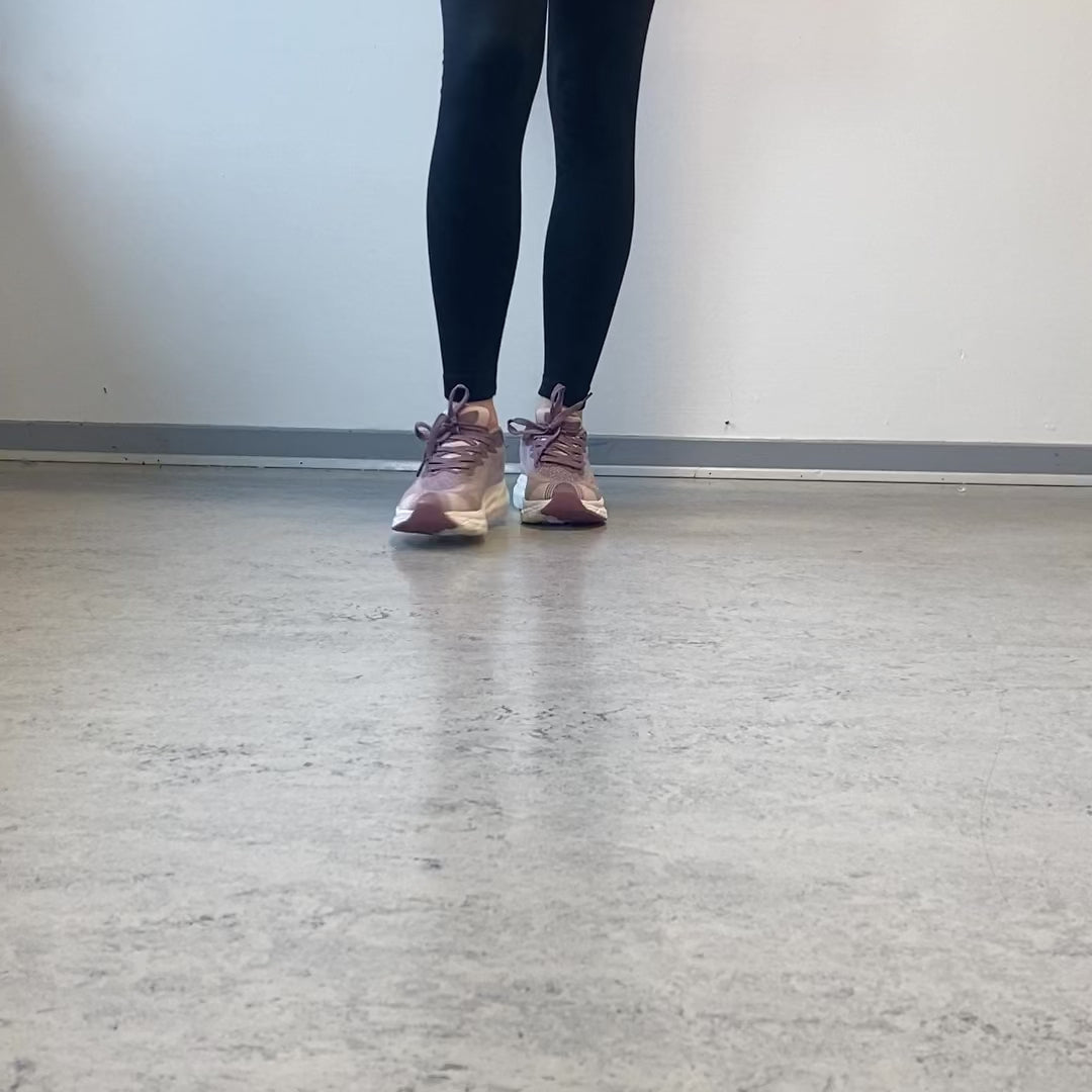 Indlæs video: Sapphira sneaker til dame – Endurance