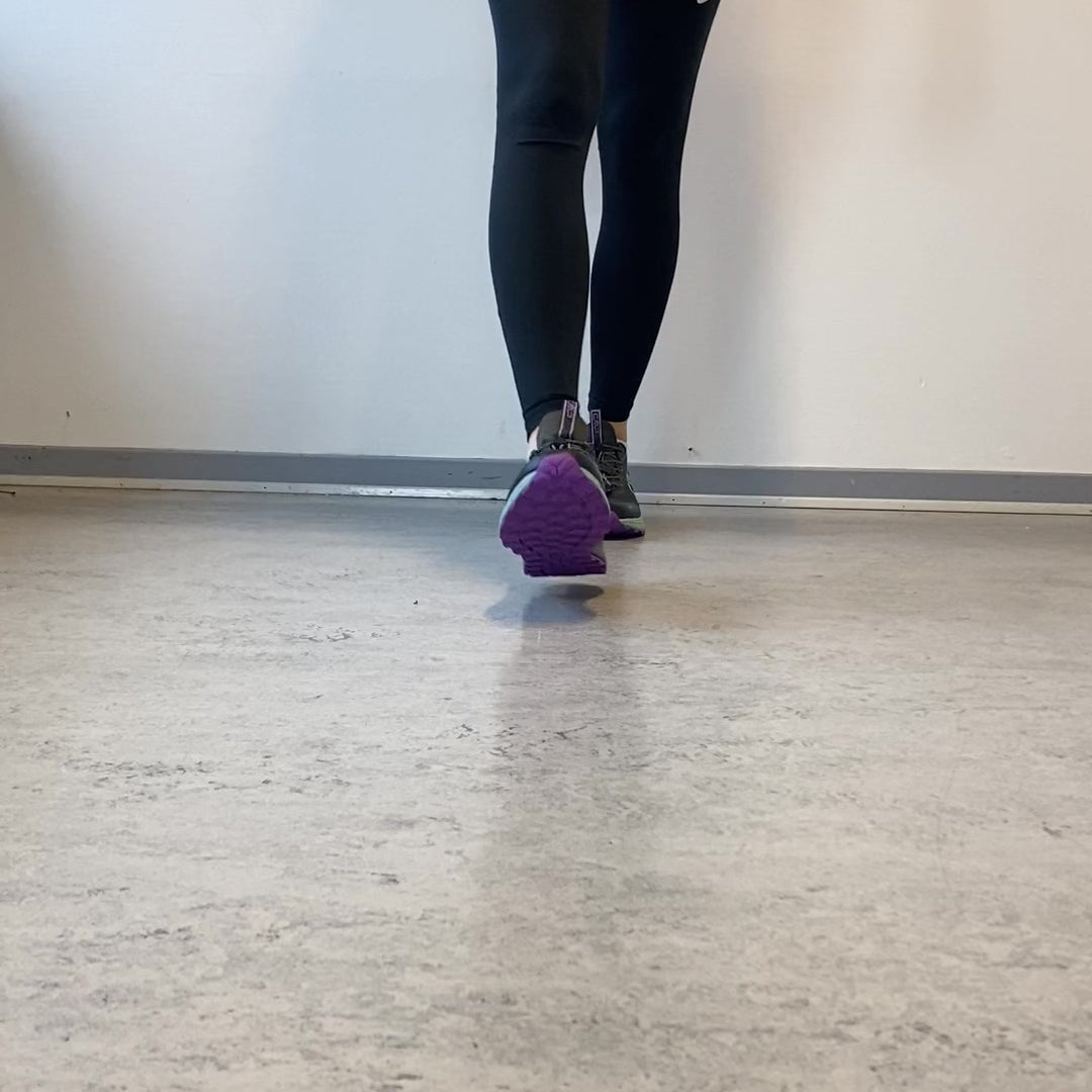 Indlæs video: CMP Phelyx Wmn Multisport sko – Piombo letvægtssko med svangstøtte &amp; stødabsorbering