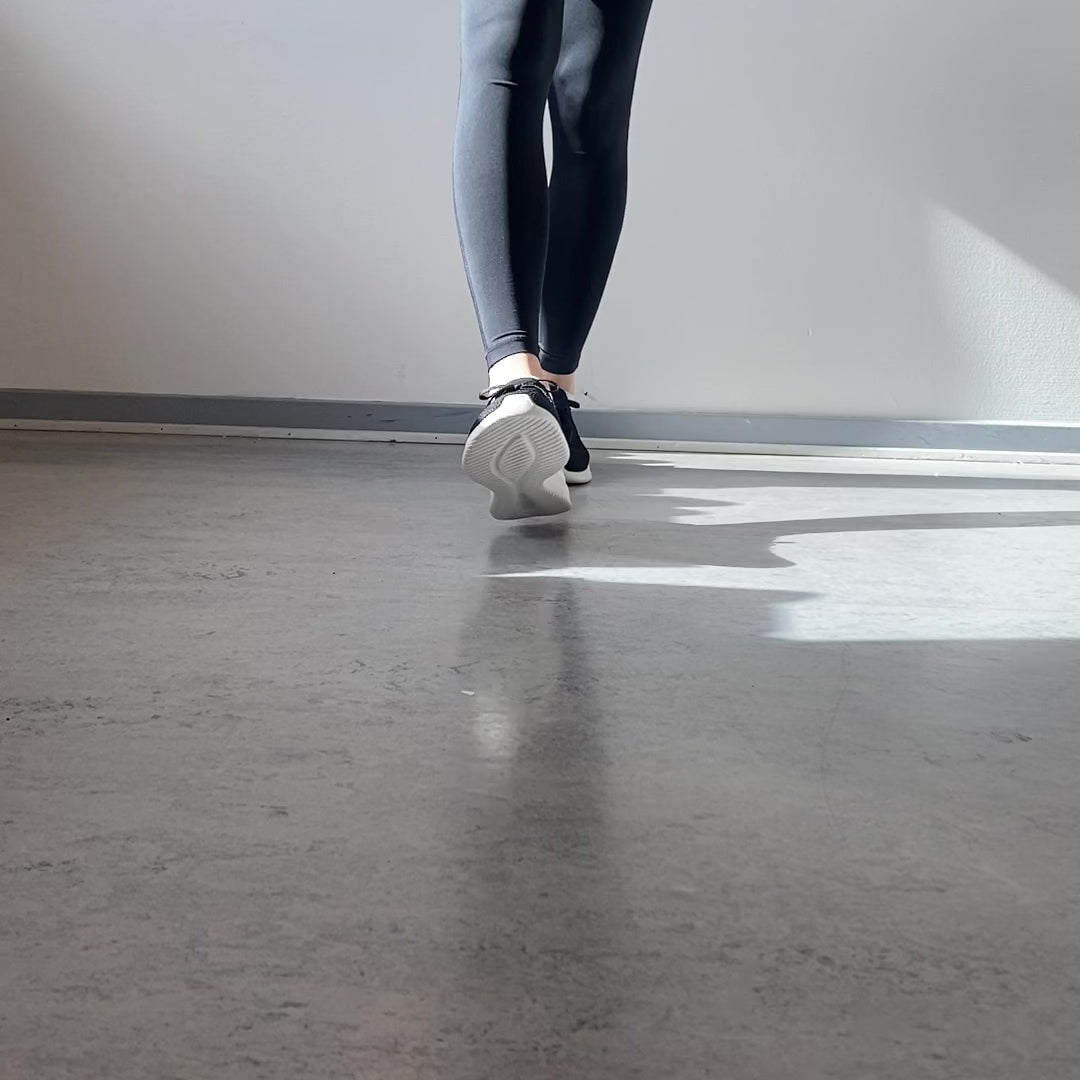 Indlæs video: Skechers Slip-ins Ultra Flex 3.0 – let og fleksibel hverdagssko
