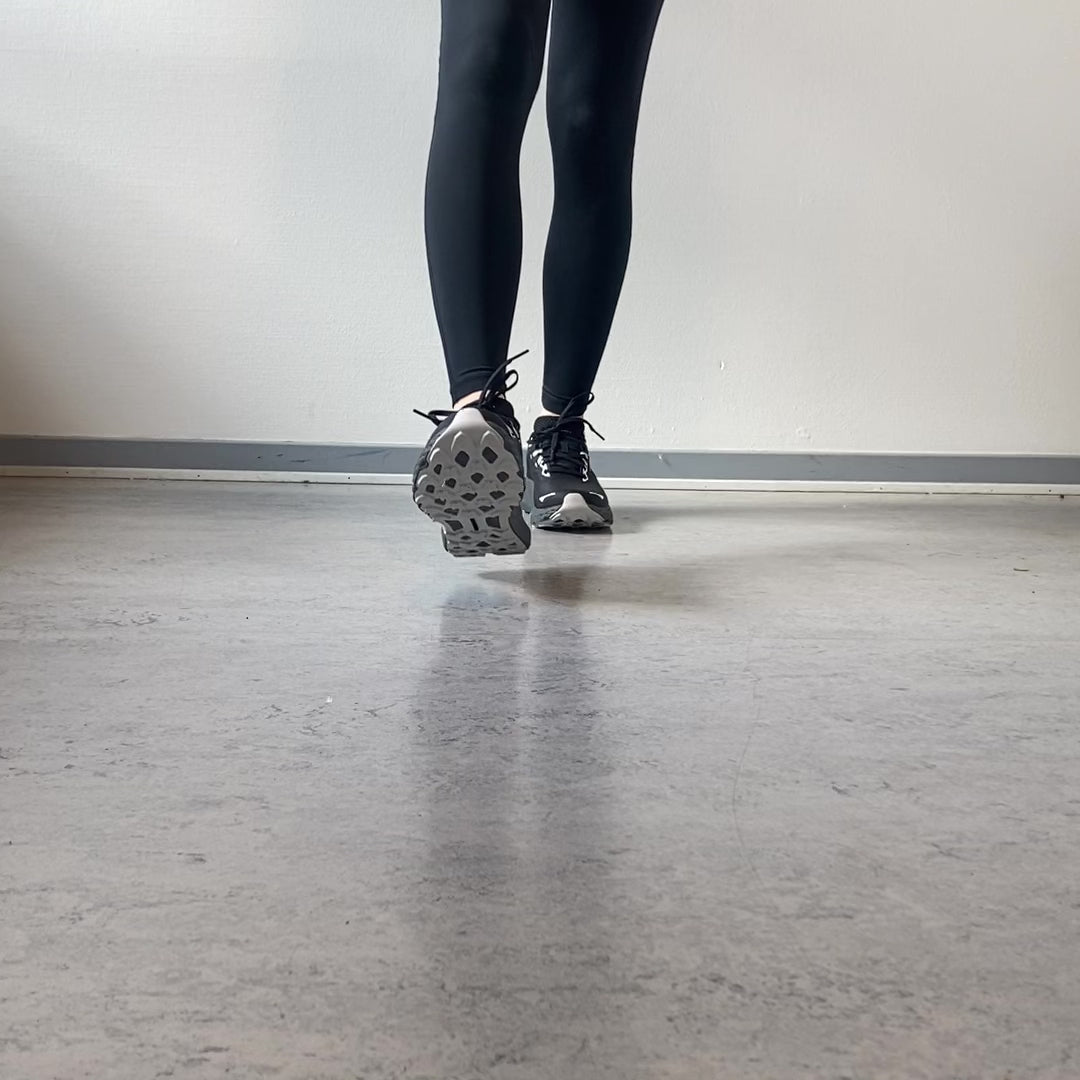 Indlæs video: Merrell Agility Trail WP – vandtæt vandresko i sort