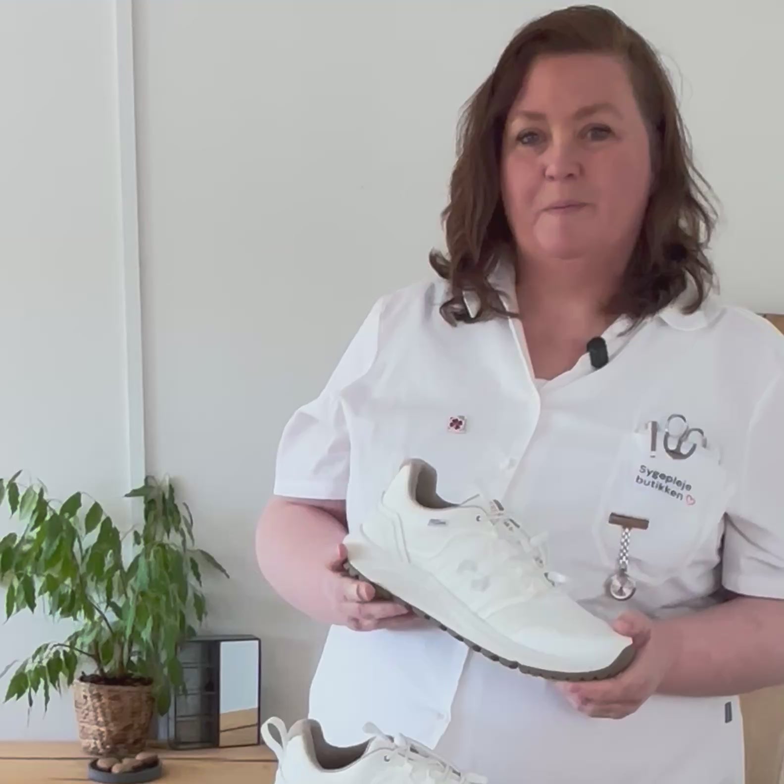 Indlæs video: Green Comfort outdoorsko med vandtæt membran &amp; maksimal komfort til aktive dage