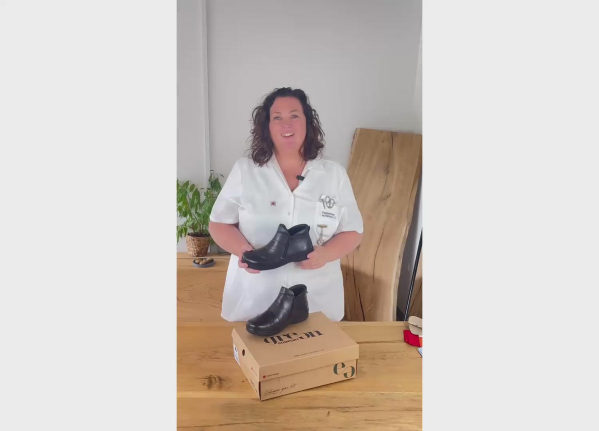 Indlæs video: Green Comfort Lugano Laisa i sort – komfortabel kort læderstøvle med dobbelt lynlås