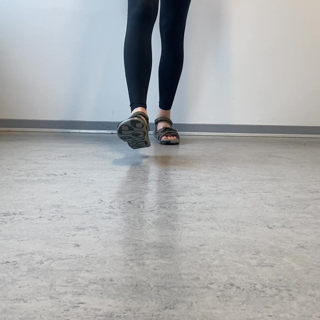 Indlæs video: Green Comfort Corsica sandal – Olivengrøn