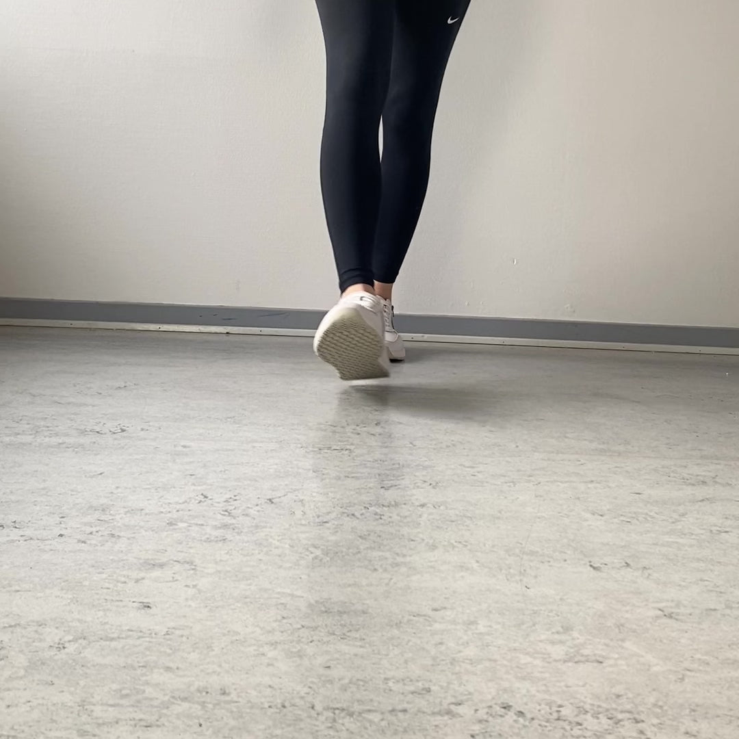 Indlæs video: Zigga Zehra sneaker fra Green Comfort – hvid komfortsko i anilinlæder