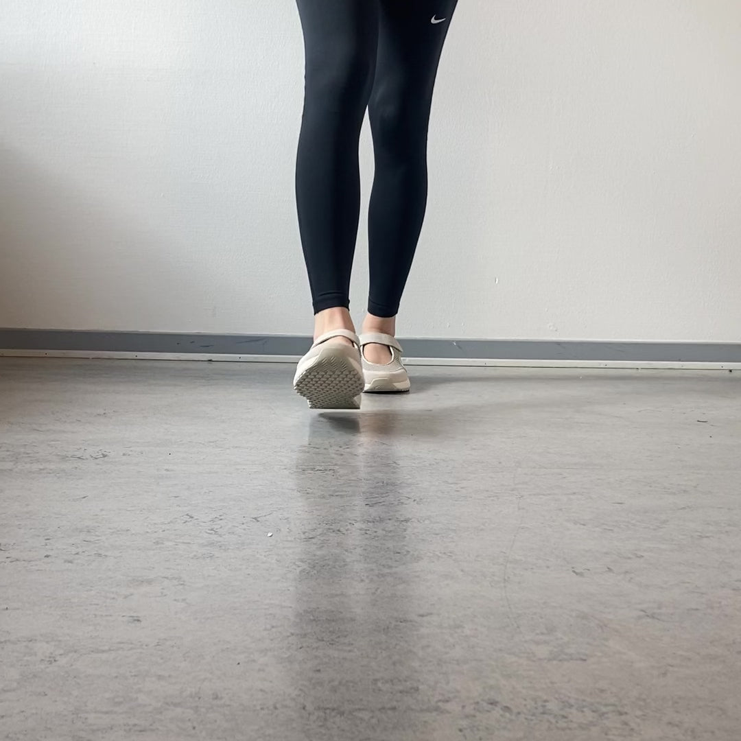 Indlæs video: Green Comfort ballerina - lys grå