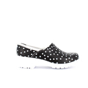 Sort træsko med polkaprikker og kap