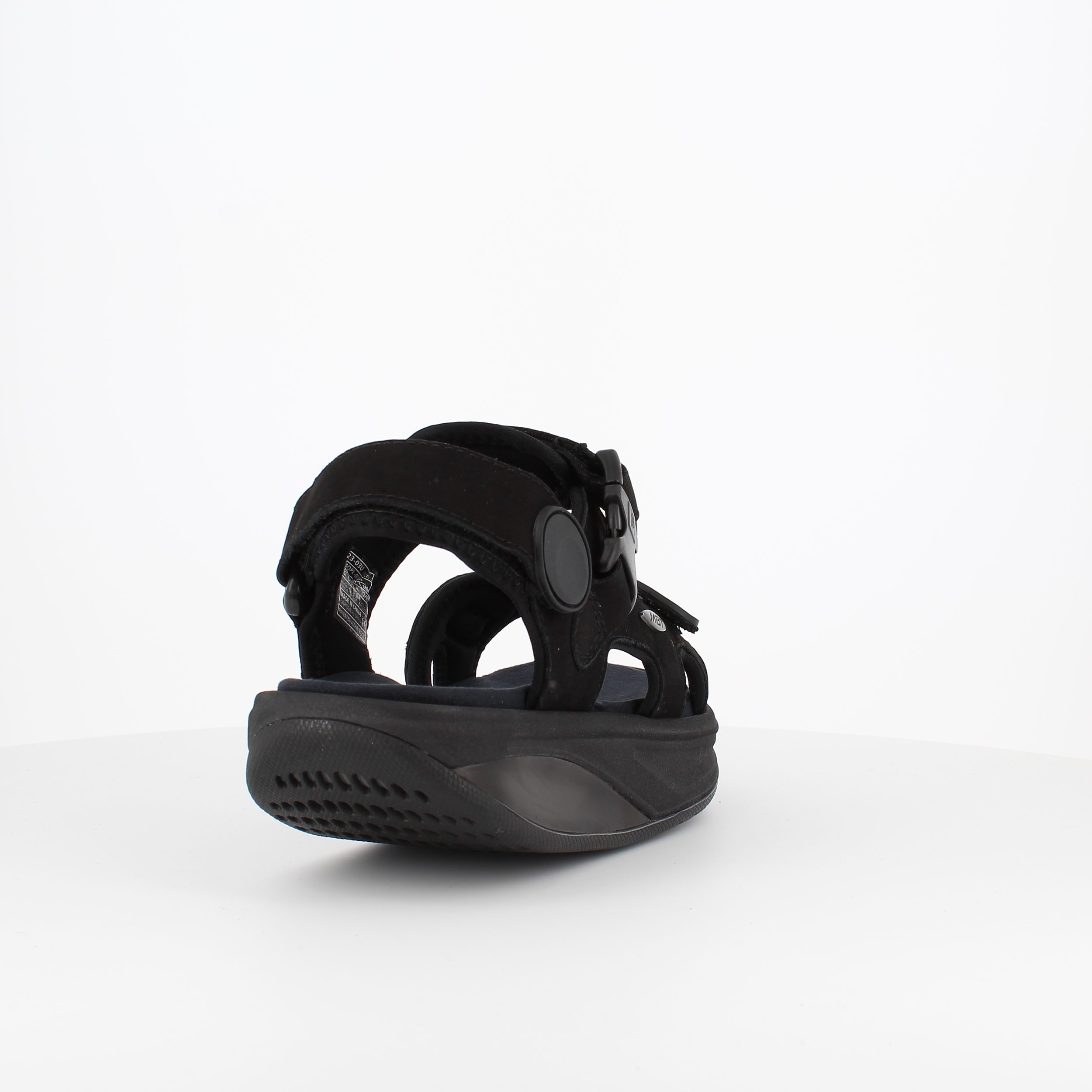 MBT sandal Kisumu 3 s i sort den klassiske MBT sandal