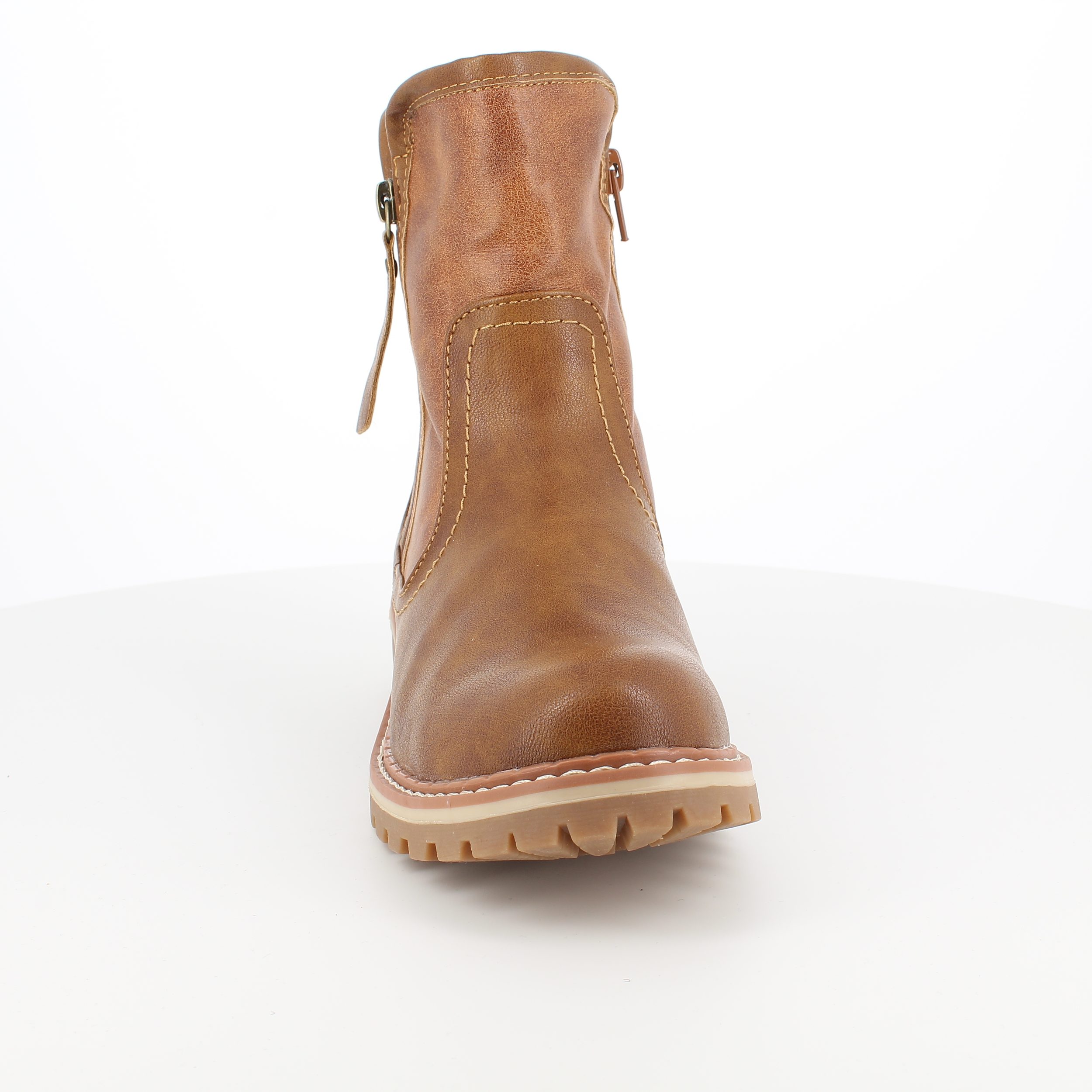 Brun vinterstøvle med foer og smarte detaljer