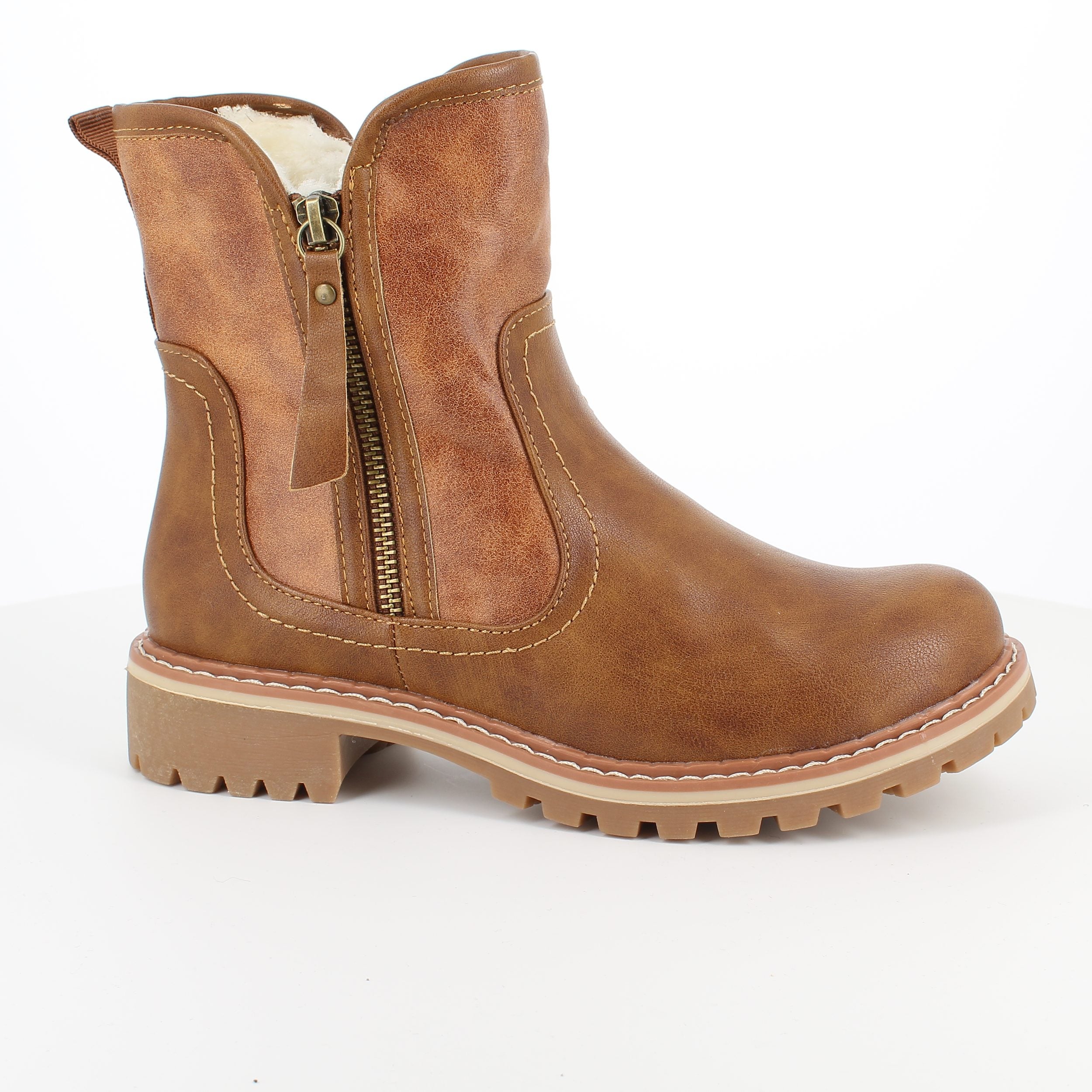 Brun vinterstøvle med foer og smarte detaljer