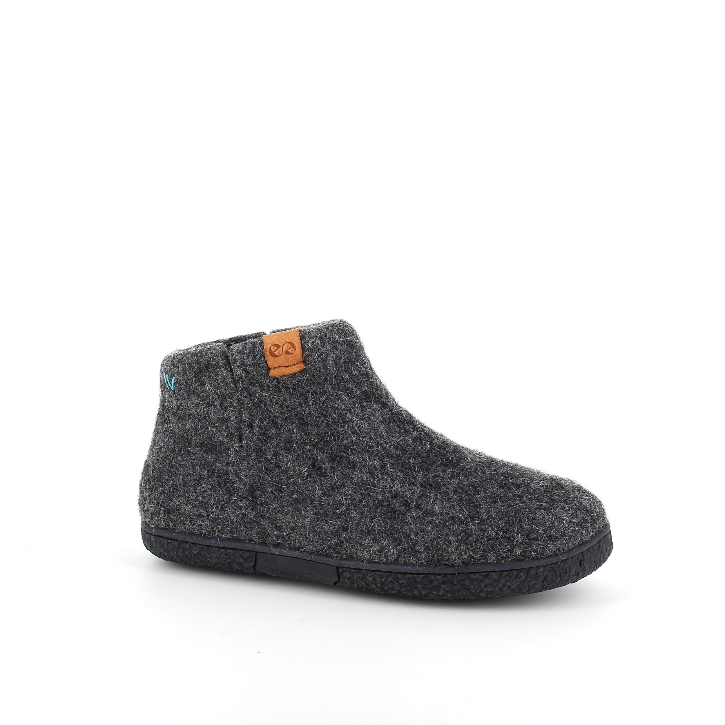 Høj mørkegrå sutsko i uld med skridhæmmende såler fra Green Comfort