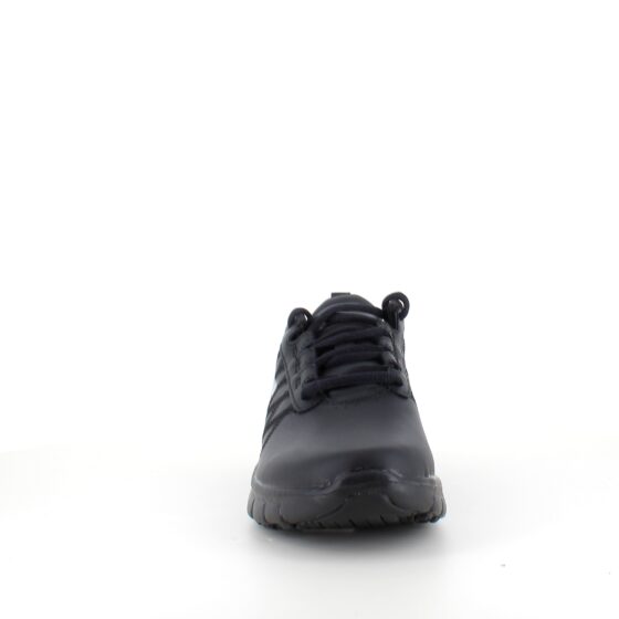 Skridhæmmende Skechers med de kendte skumbunde og komfort