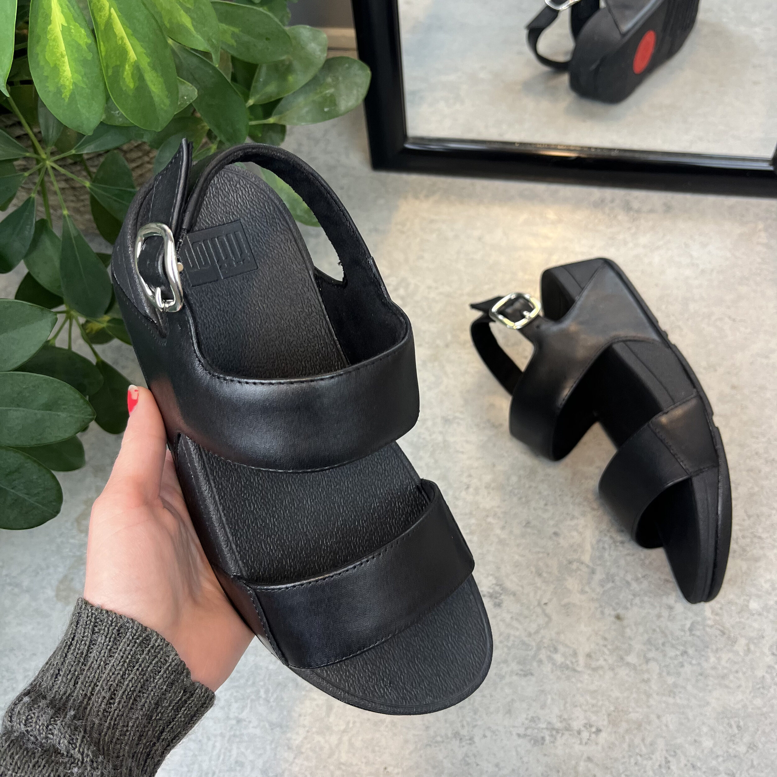 Lulu læder sandal fra FitFlop med komfort