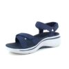 Blå sandal fra Skechers med god svangstøtte