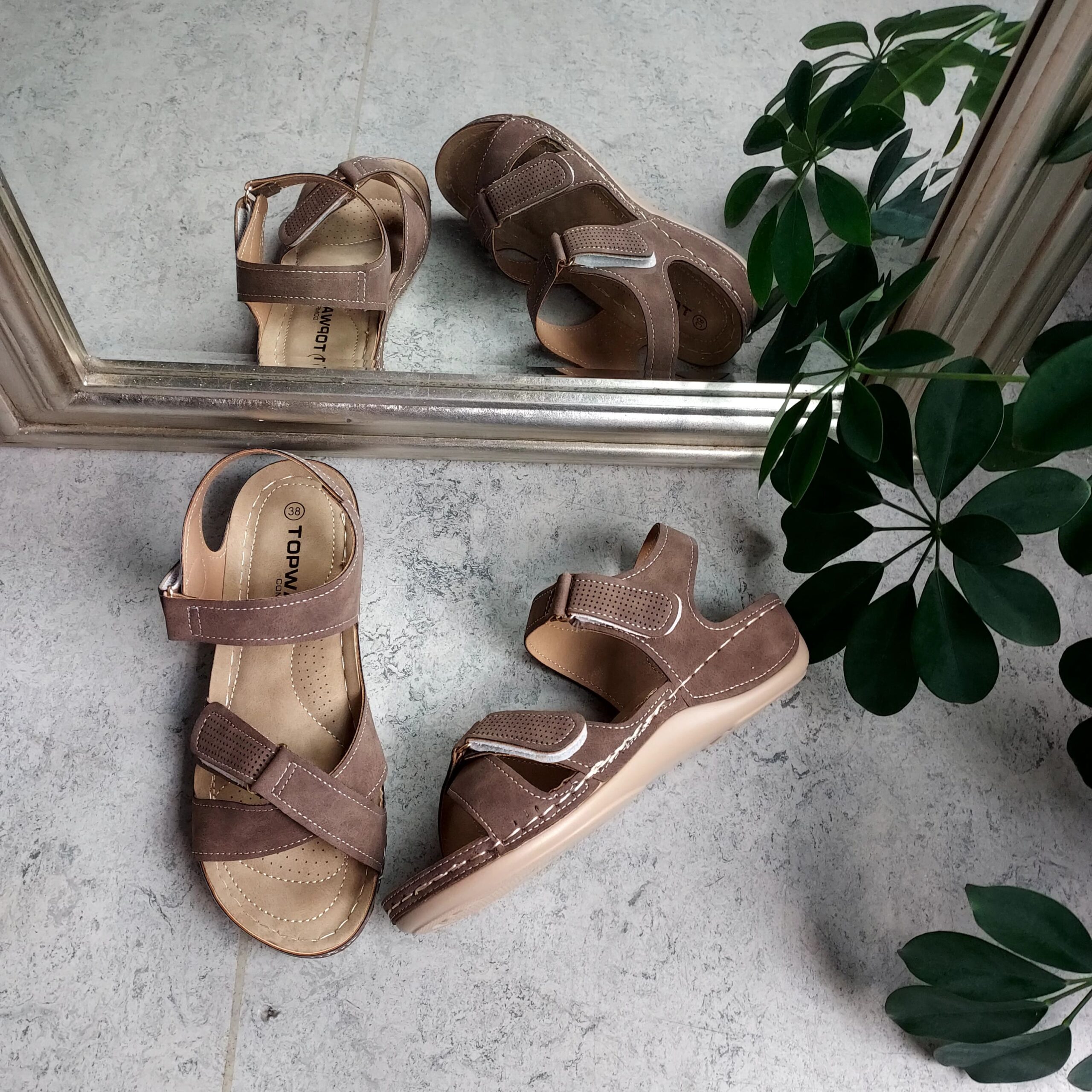 Fitness Rullesten Offentliggørelse Let brun sandal til den smalle fod - Sygeplejebutikken