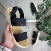 Sort sandal med 3 brede elastik remme