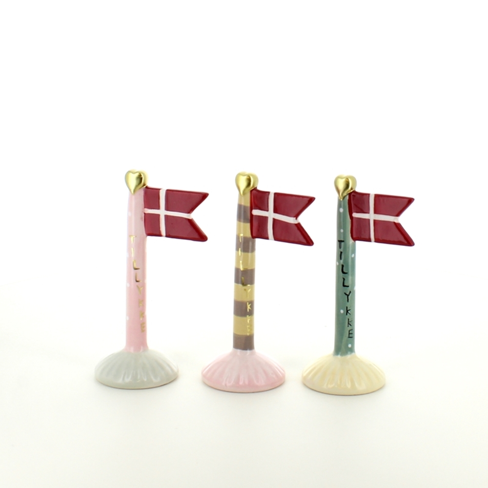 Se Tillykke, lad os fejre dig, flag 14cm - Lyserød hos Sygeplejebutikken.dk