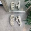 Beige sandal fra Cruz med svangstøtte og meget stødabsorbering