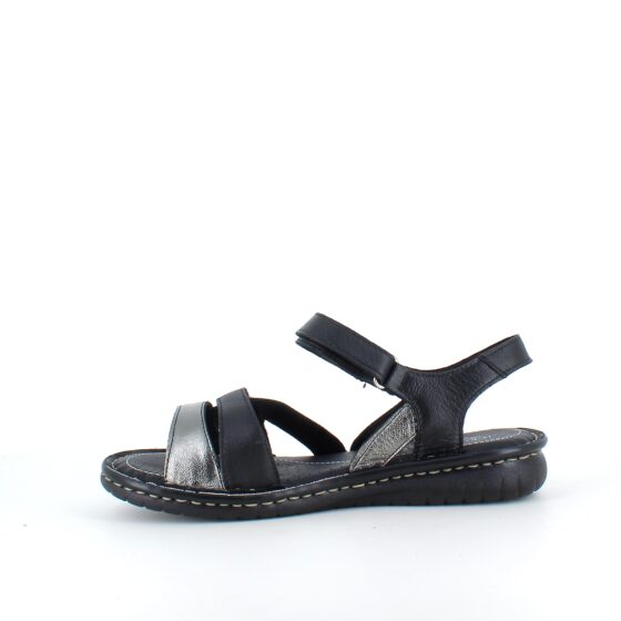 Sort skindsandal med tre remme og metallic detaljer fra Relaxshoe
