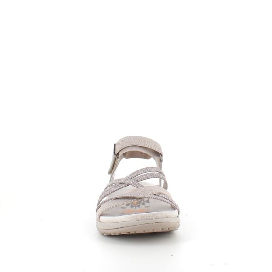Elegant beige sandal fra Skechers med elastikremme