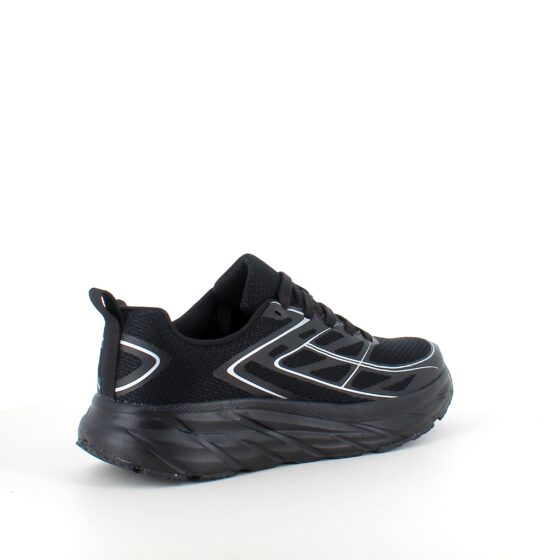 Sort sneakers i åndbart mesh